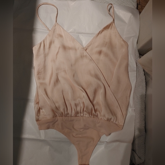 Revolve Lovers and Friends Leo cami Bodysuit SZ.XS Pink - Picture 6 of 10